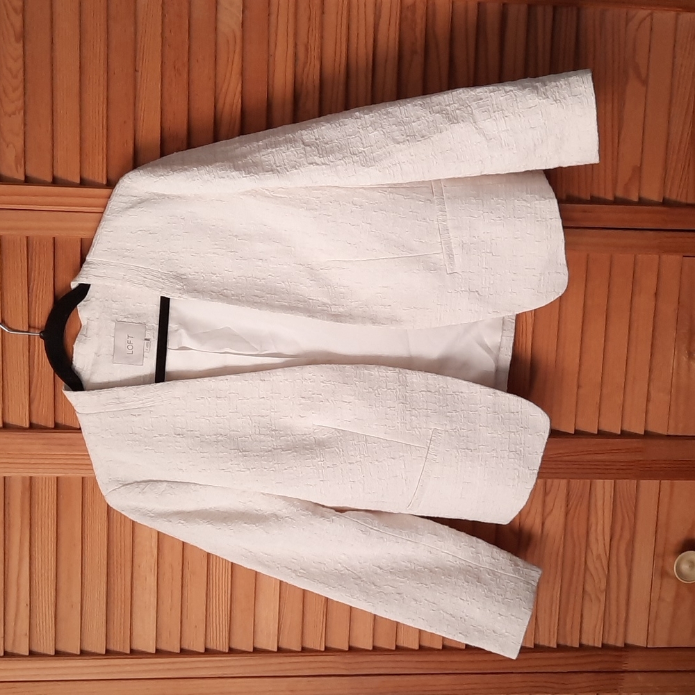 Ann Taylor White Textured Blazer (Great condition)